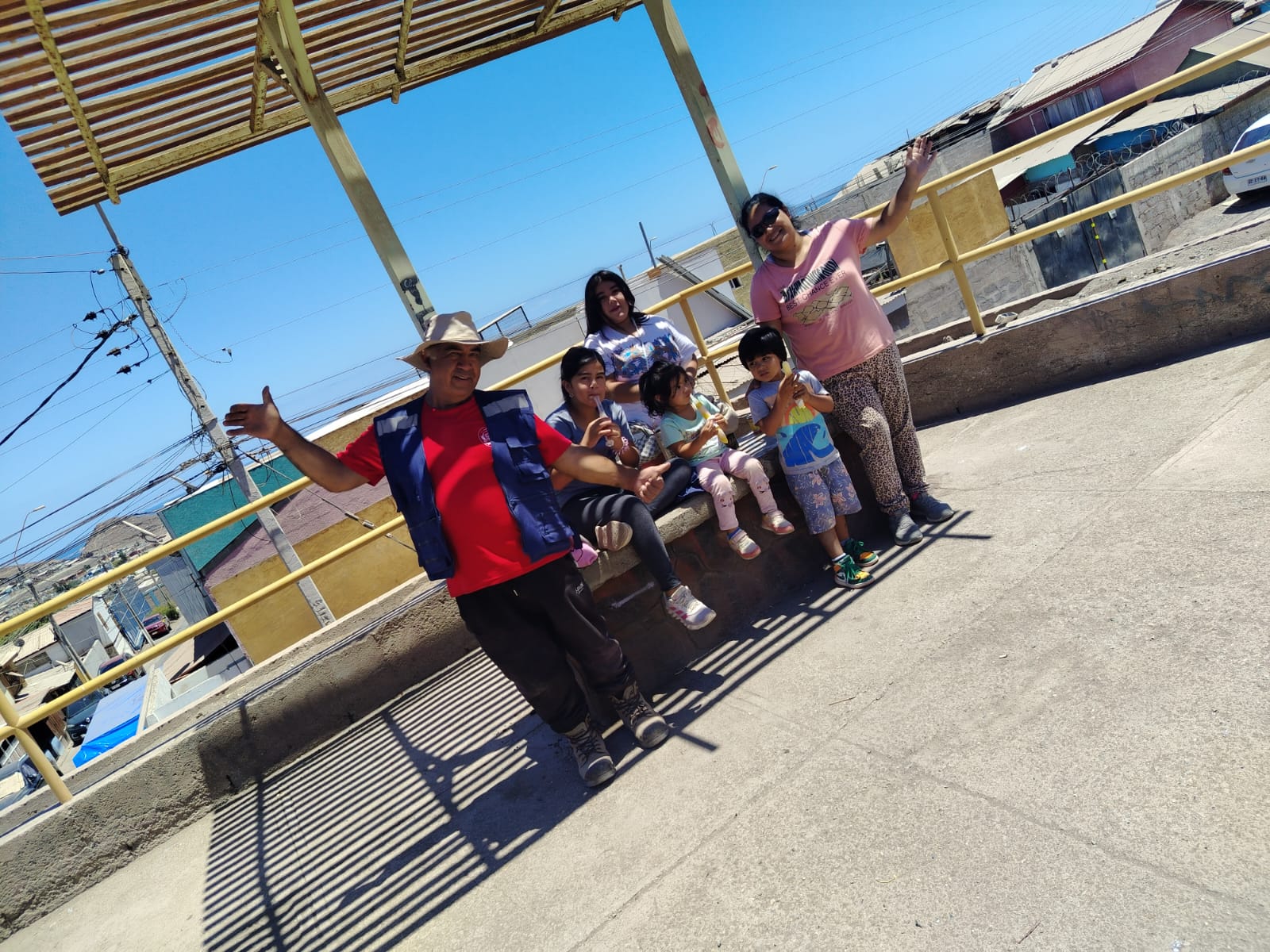 Carpa de voluntarios y calle Belmor Rojas recuperada con arborización por Team Verano 2026 Taltal.