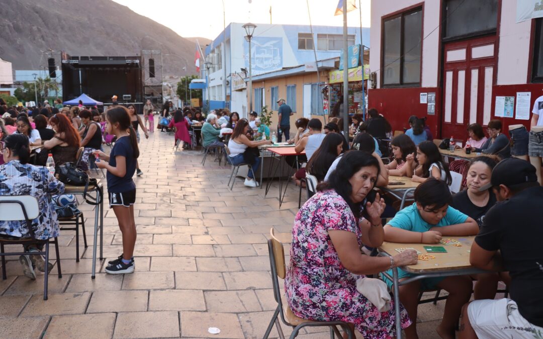 Taltal vive la quinta jornada del Gran Bingo Veraniego en Plaza de Armas con gran convocatoria familiar