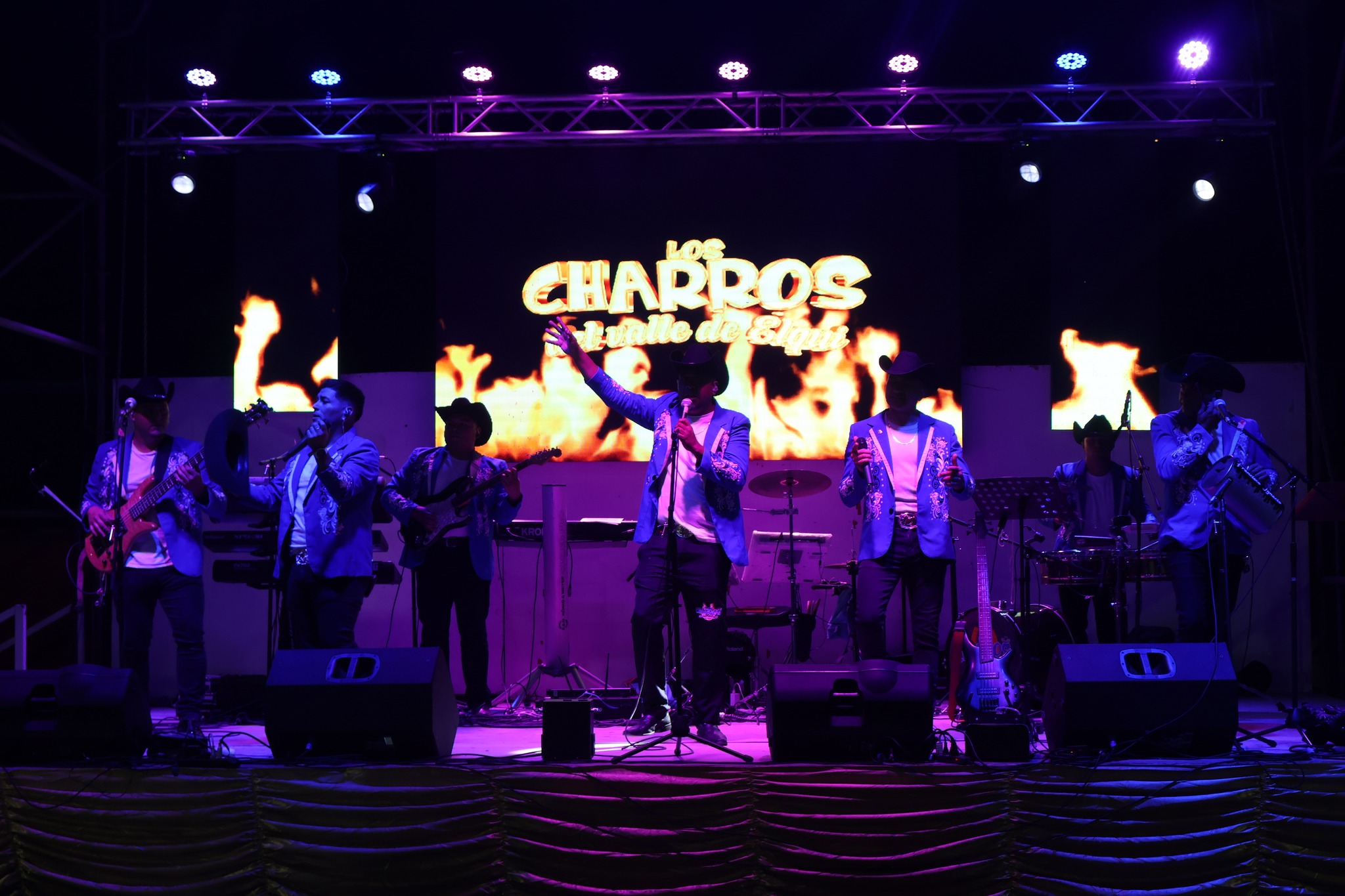 Presentación de Los Charros del Valle de Elqui en el escenario principal del cierre del Verano 2026 en Paposo.