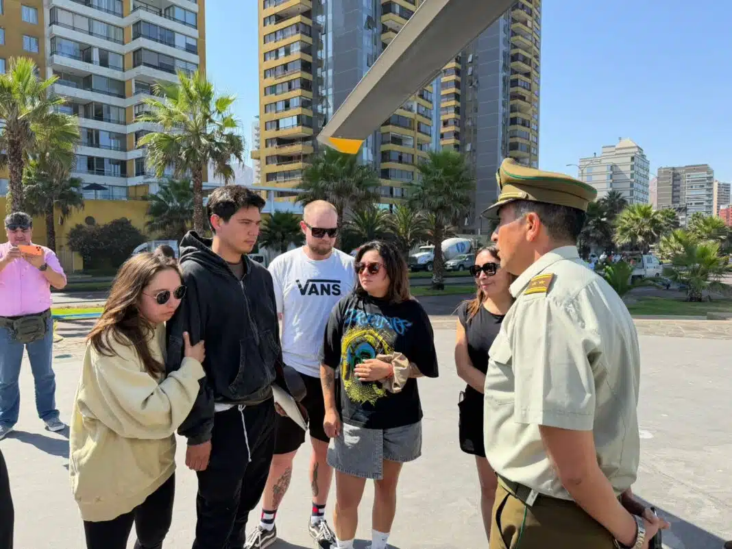 Reencuentro emotivo con familia y Carabineros en helipuerto avenida Grecia – Antofagasta, febrero 2026.