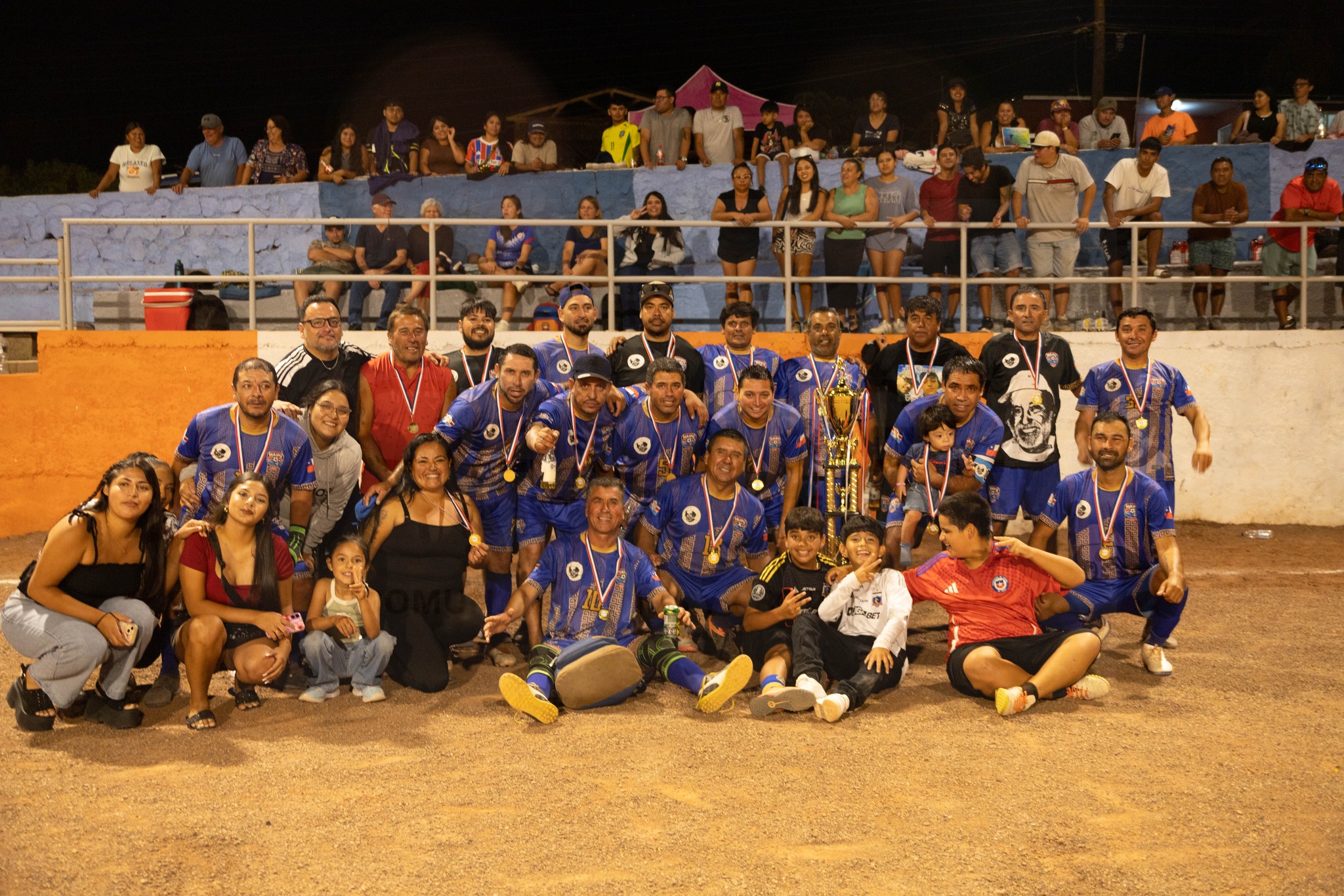 Celebración de Maipú tras victoria en penales por el título Serie +40 Futbolito Verano Taltal 2026 – febrero 2026.