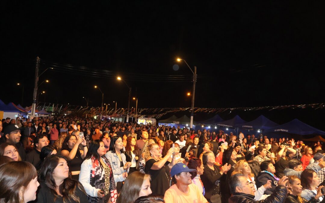 Taltal cierra su temporada estival con el Gran Carnaval Bailable en Poza Las Peñas: música, baile y una multitud en el cierre del verano 2026