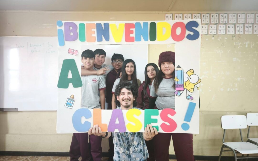 Escuela Paranal de Paposo dio inicio al año escolar 2026 con mural colectivo, bienvenida a 1° Básico y reconocimiento a sus funcionarias