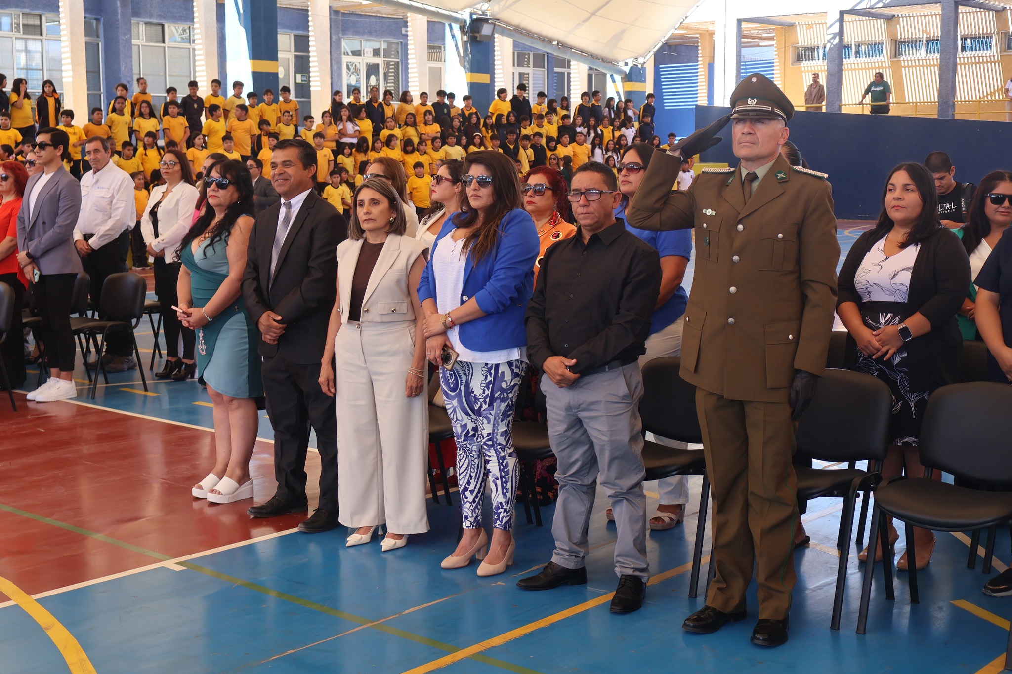 Autoridades y asistentes participan del acto protocolar de inauguración del Año Escolar 2026 en la comuna de Taltal.