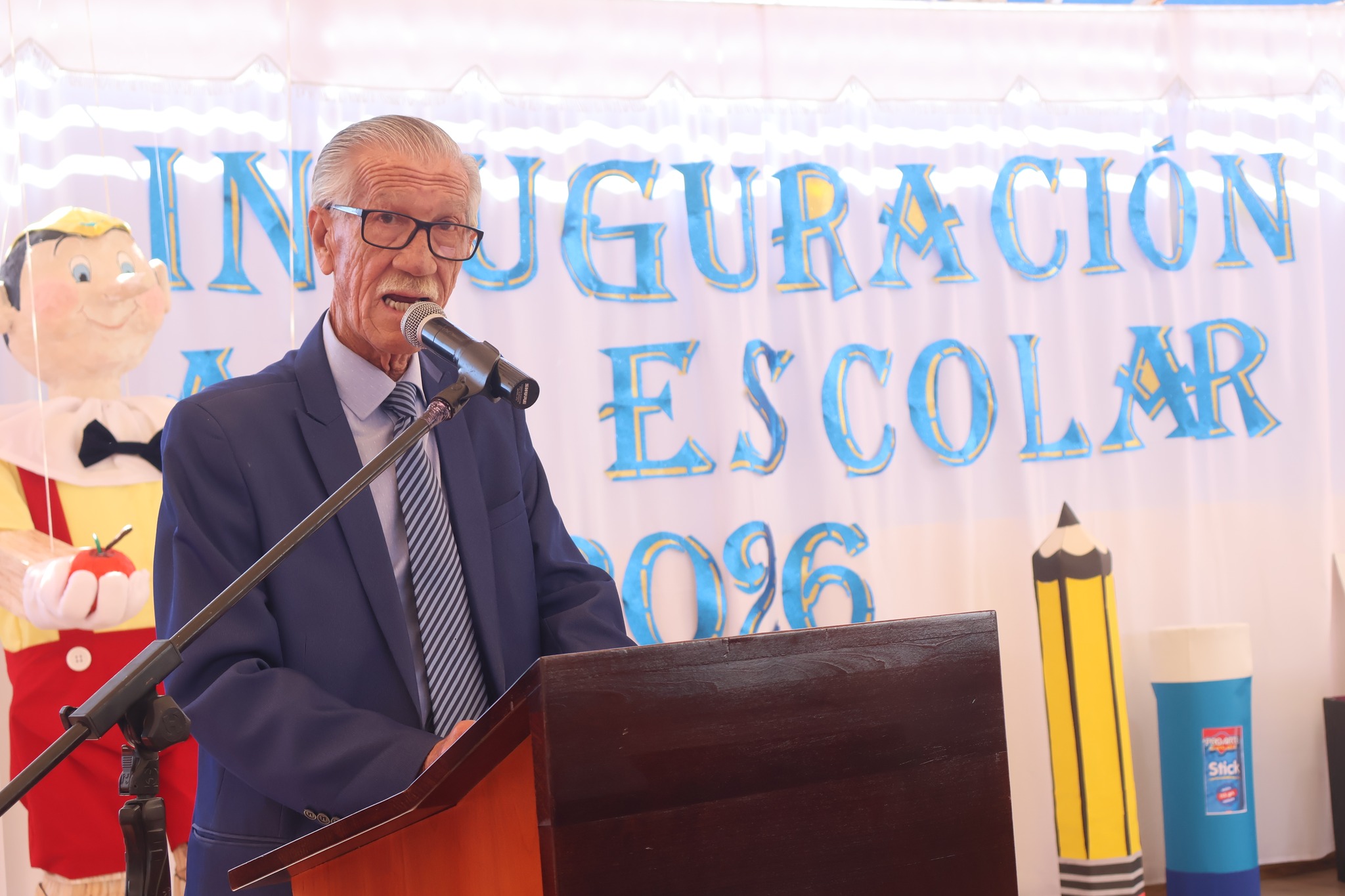 Alcalde de Taltal Mario Acuña Villalobos en la ceremonia oficial de inauguración del Año Escolar 2026 en la Escuela Deportiva Alondra Rojas Barrios de Taltal.