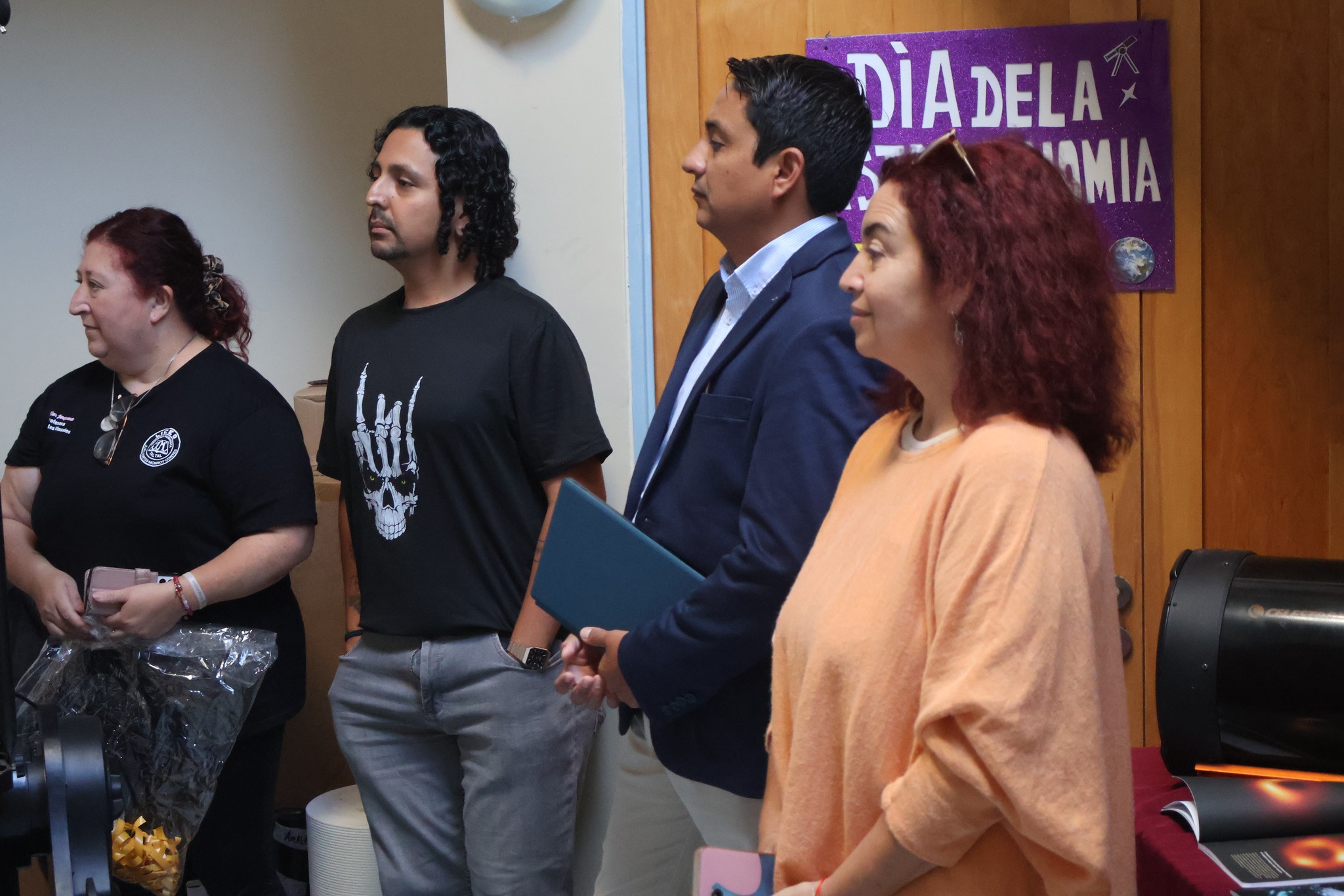 Autoridades e invitados asisten a jornada de astronomía escolar en el Liceo C-21 de Taltal.