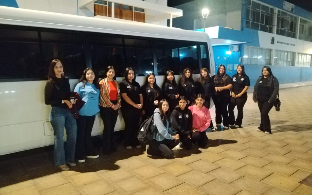Orgullo taltalino: estudiantes de “Somos Más Bakanas” participaron en seminario sobre mujer, conectividad y minería en Antofagasta