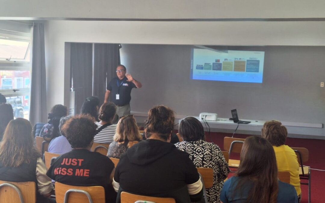 IPS y Municipalidad de Taltal realizan charla informativa para fortalecer acceso a beneficios de personas mayores