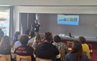 IPS y Municipalidad de Taltal realizan charla informativa para fortalecer acceso a beneficios de personas mayores