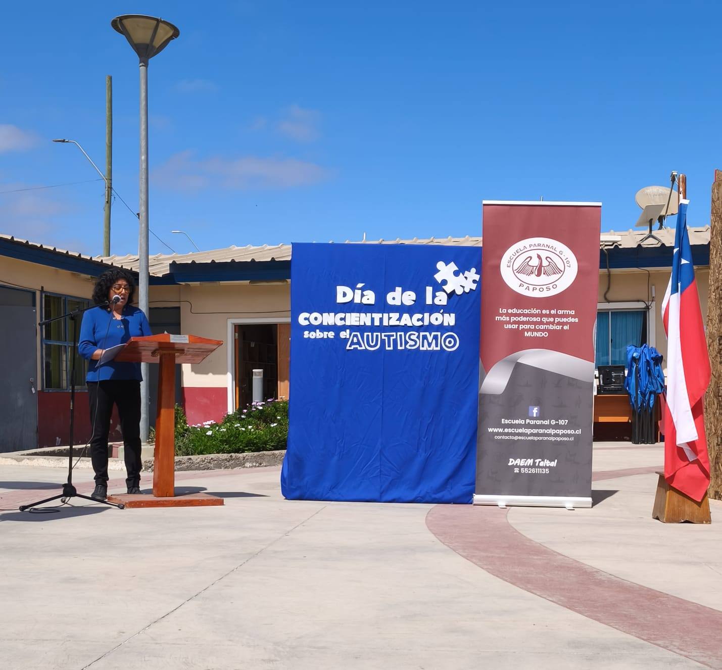 Niños y familias comparten en jornada educativa por el Día del Autismo en Paposo