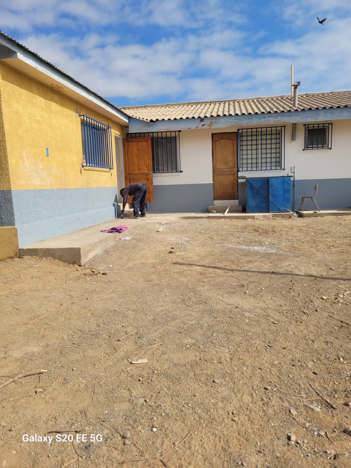 Vista exterior de la ex posta de Paposo durante trabajos municipales de mejoramiento