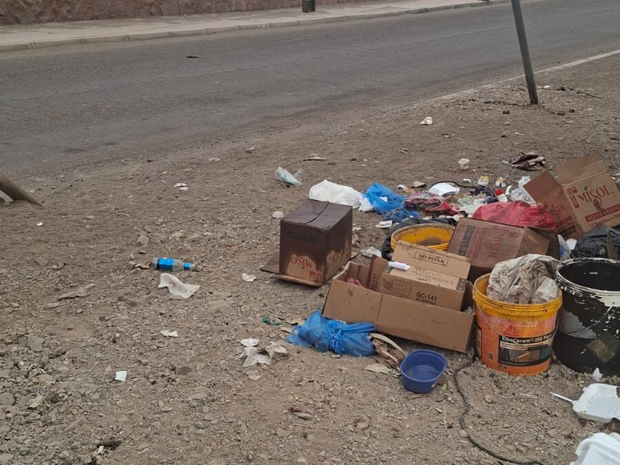 Operativo de limpieza tras Semana Santa reabre debate por basura y consumo de alcohol en playas de Taltal