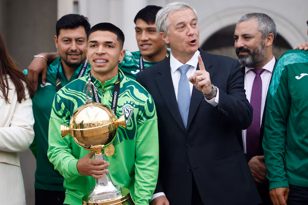 Presidente Kast recibe en La Moneda al plantel de Santiago Wanderers tras título en la Copa Libertadores Sub 20